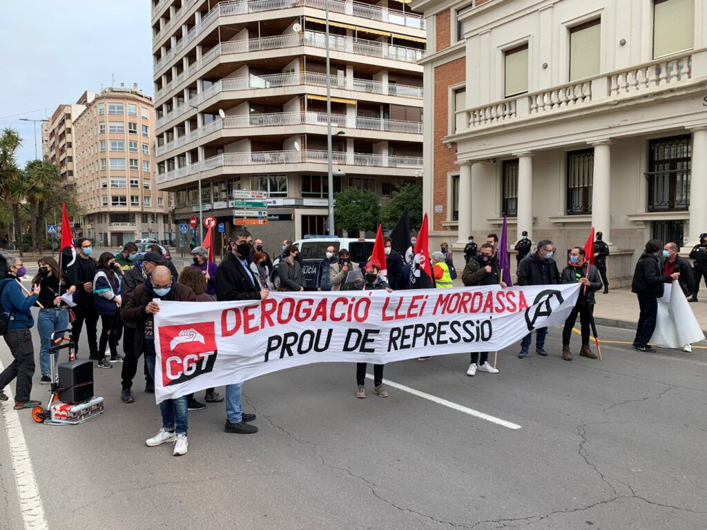 Cgt Es Concentra Per La Derogació De La Llei Mordassa Cgt País Valencià I Múrcia 5279